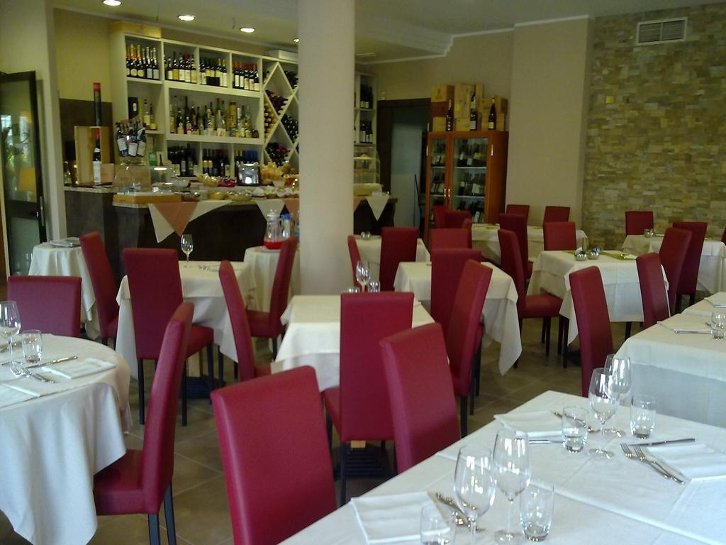 Hotel Des Alpes Rosta Rum bild